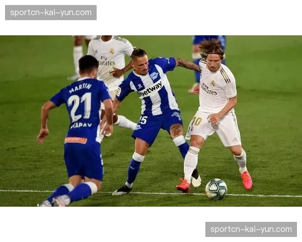 皇马防线多人轮休影响稳定性 连续七场无法零封暴露体系问题